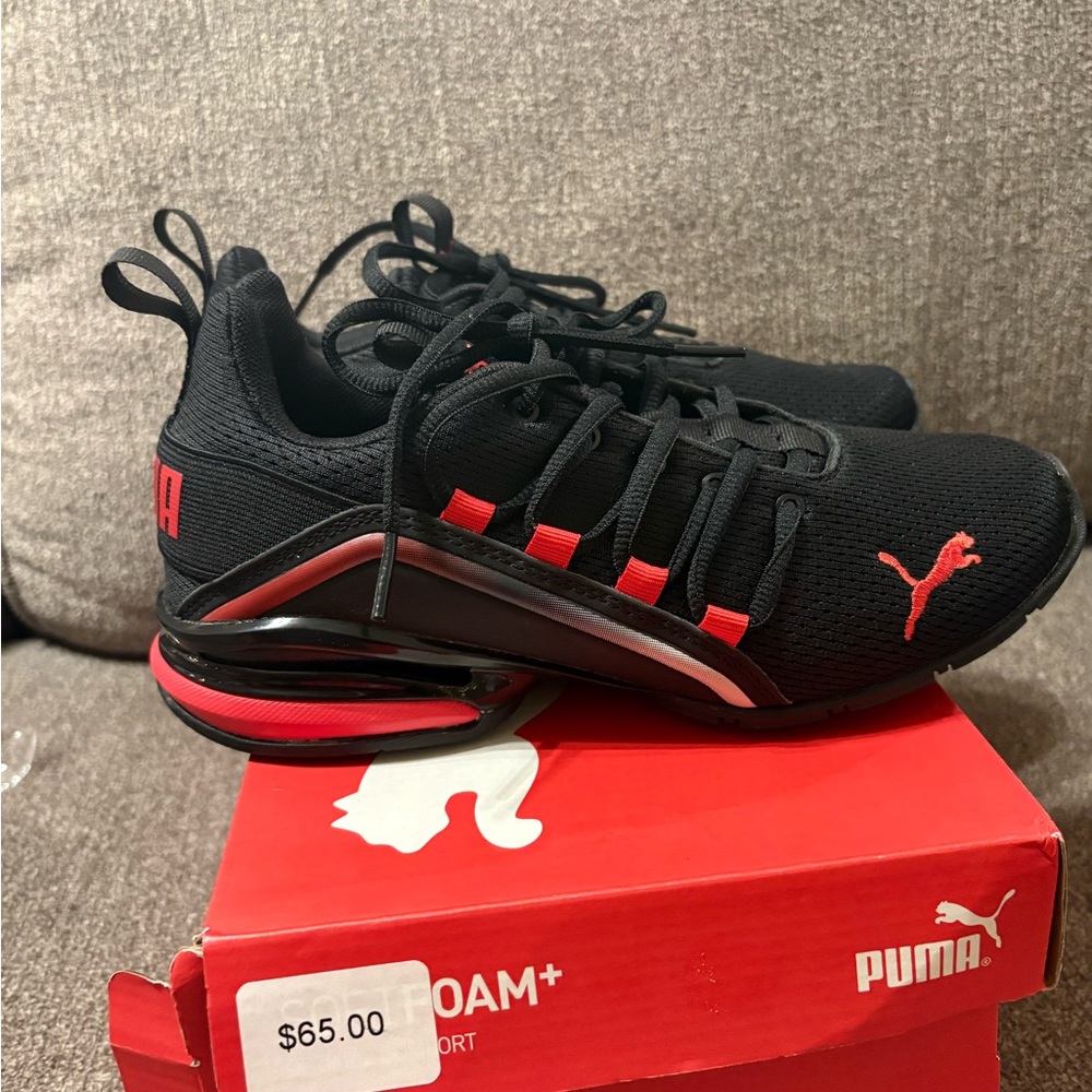 Puma Axelion Mesh Boys Fade Juniors Black And Red Running Shoes Size 4.5